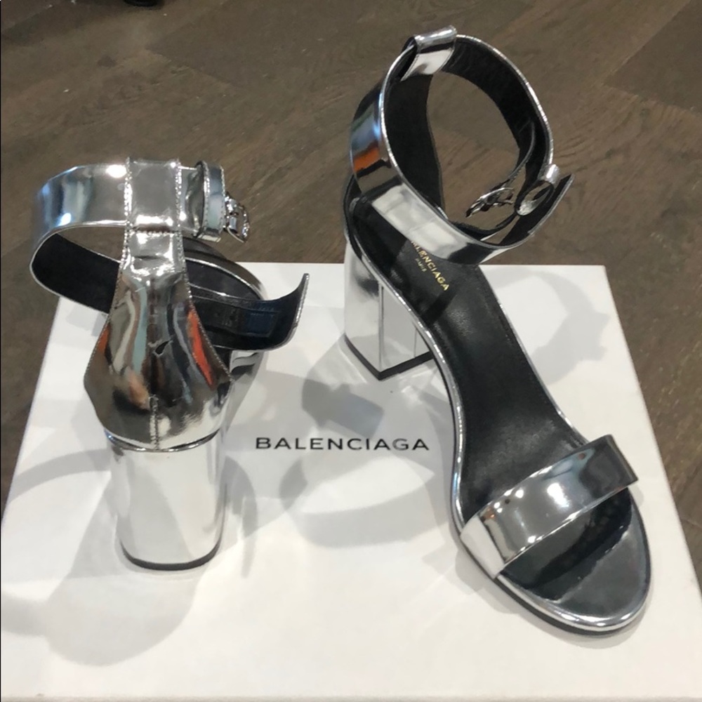 Balenciaga Argent Sandals in Silver/Mirror
